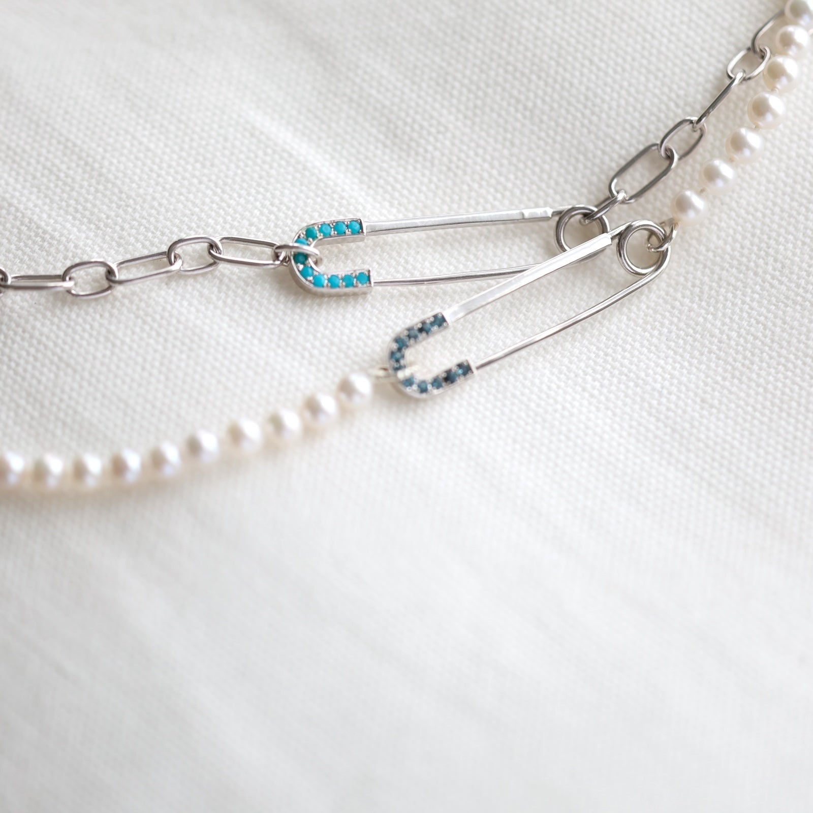 SV SAFETY PIN パールネックレス